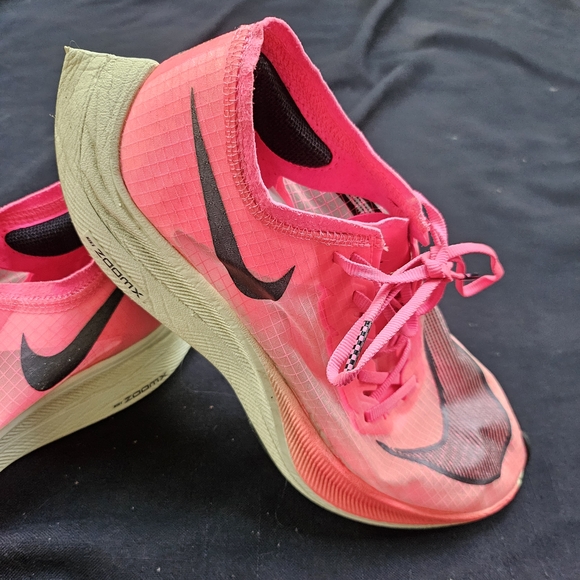 Size 5.5 - Nike ZoomX Vaporfly NEXT% Pink Blast - Slightly Worn - Picture 2 of 7
